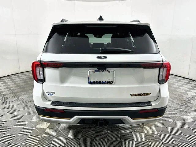 New 2026 White Ford Tremor image 5