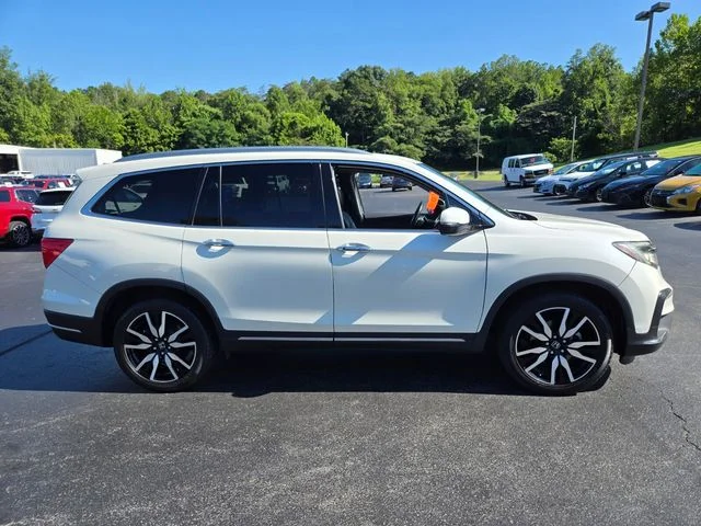 Used 2019 White Honda Touring image 9