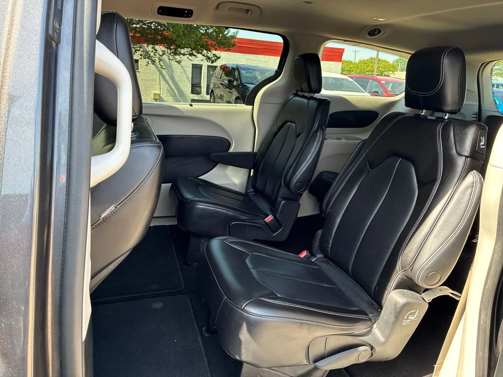 Used 2023 Gray Chrysler Touring L image 23