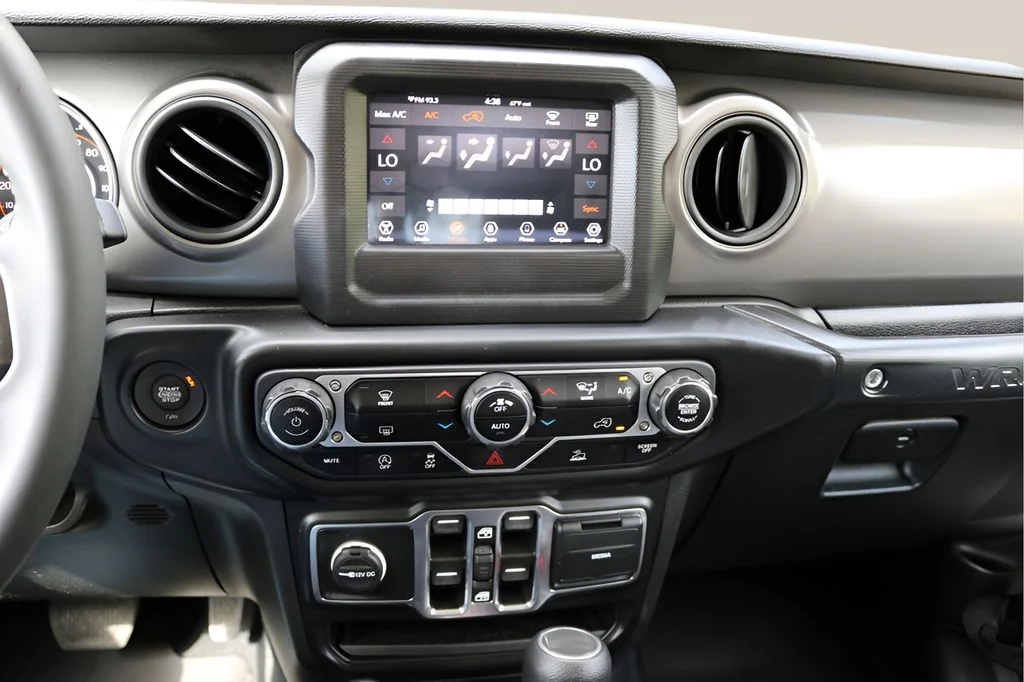 Used 2023 White Jeep Sport S image 22