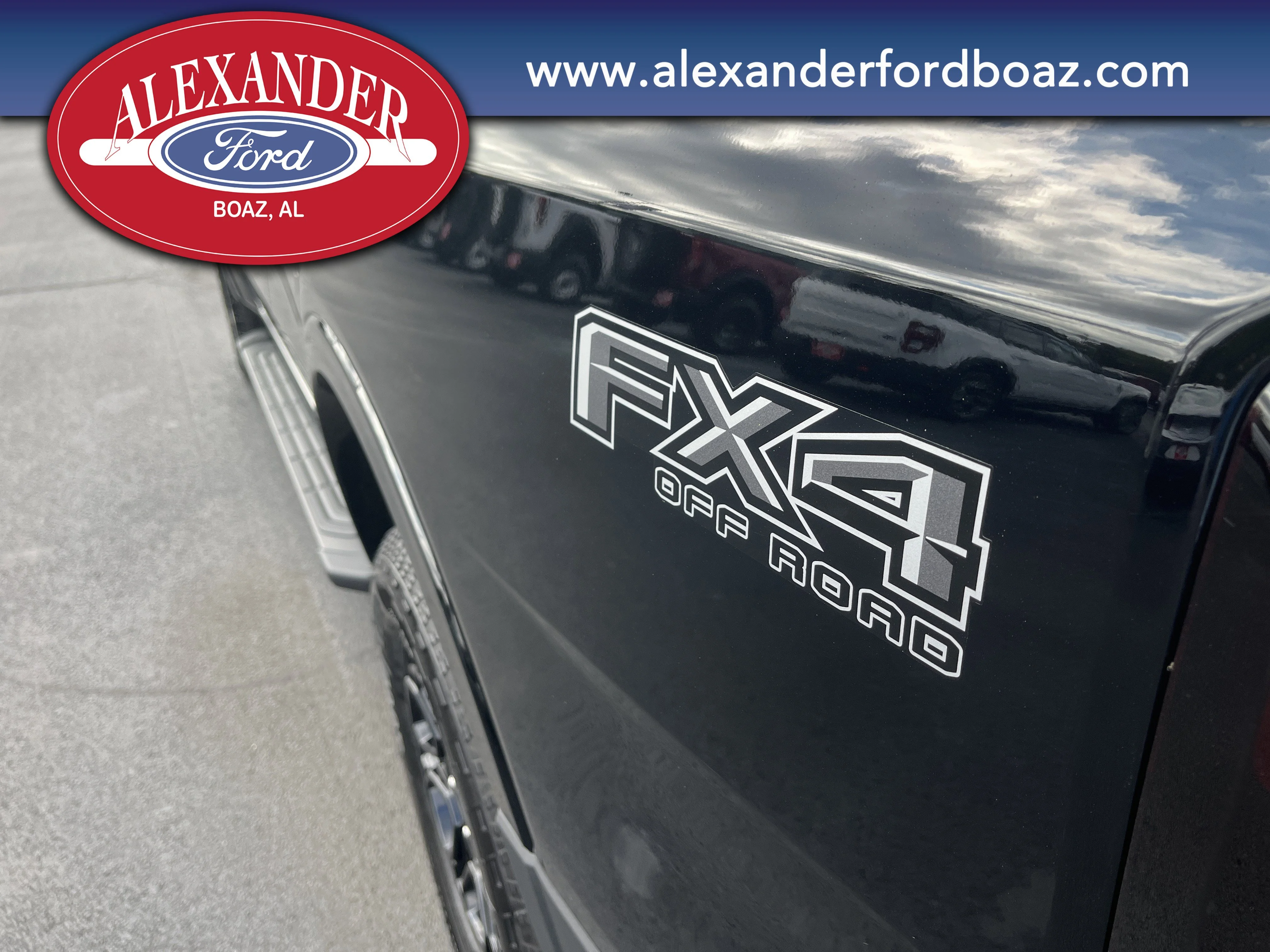 New 2025 Shadow Black Ford XLT image 7