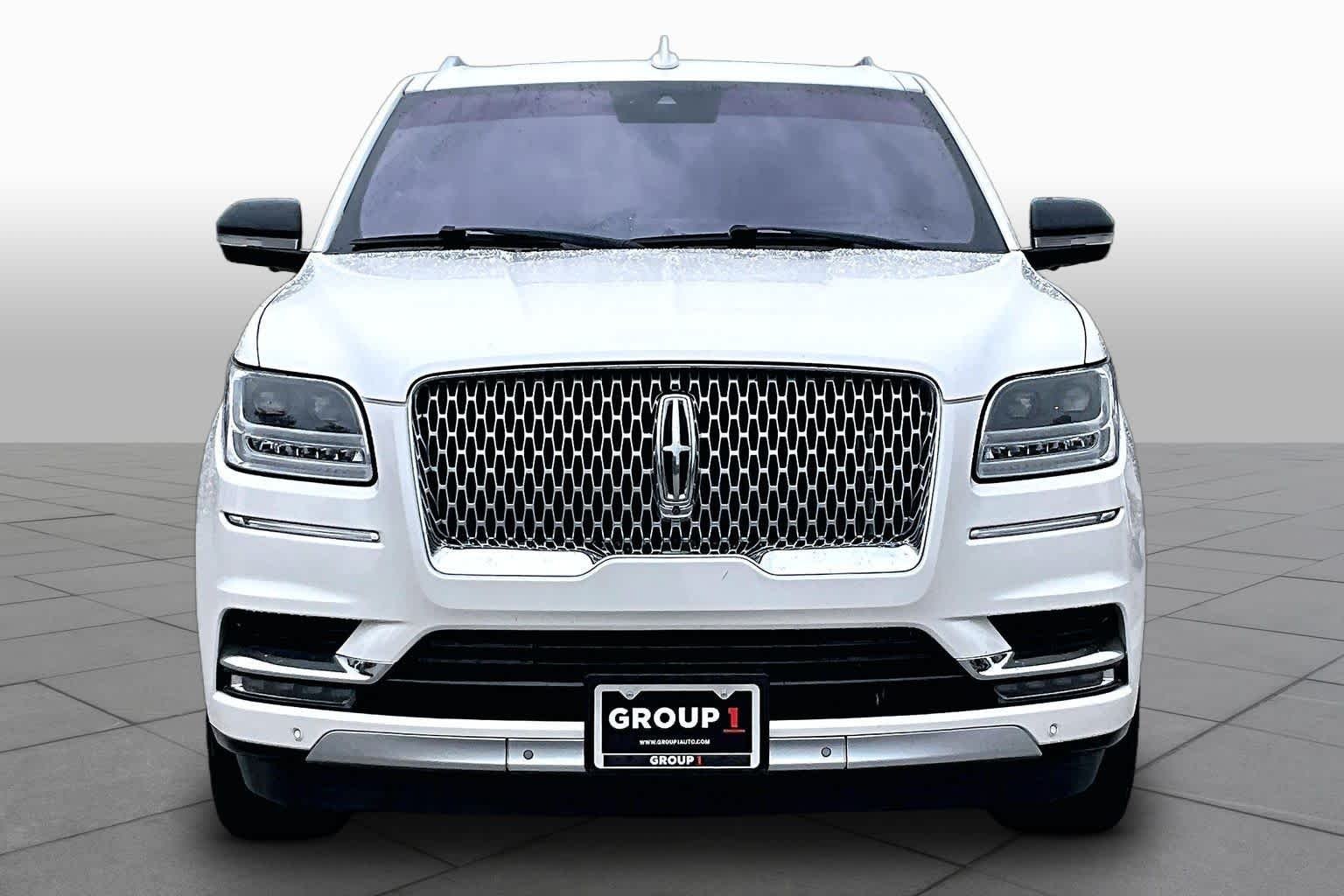 Used 2018 White Platinum Metallic Tri-Coat Lincoln Reserve image 4