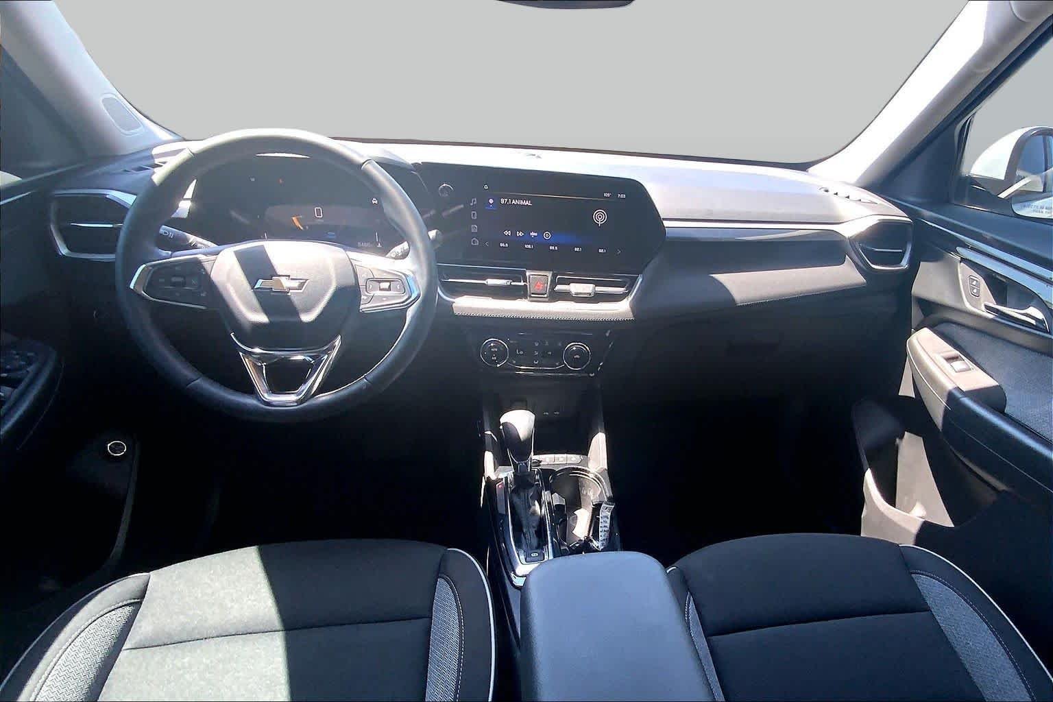 Used 2026 Summit White Chevrolet LT image 16