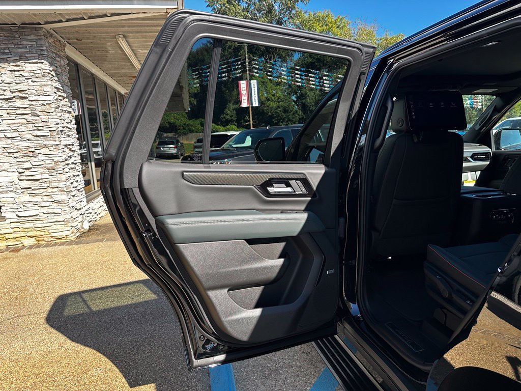 2026 GMC Yukon AT4 - Photo 13