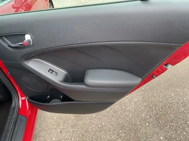 Used 2015 Red Kia EX image 25