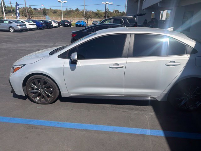 Used 2025 Classic Silver Metallic Toyota SE image 2