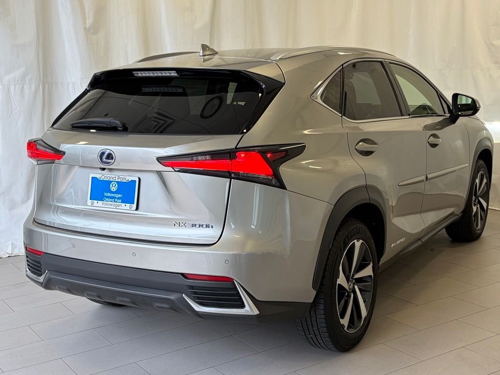 Used 2021 Silver Lexus 300h image 7