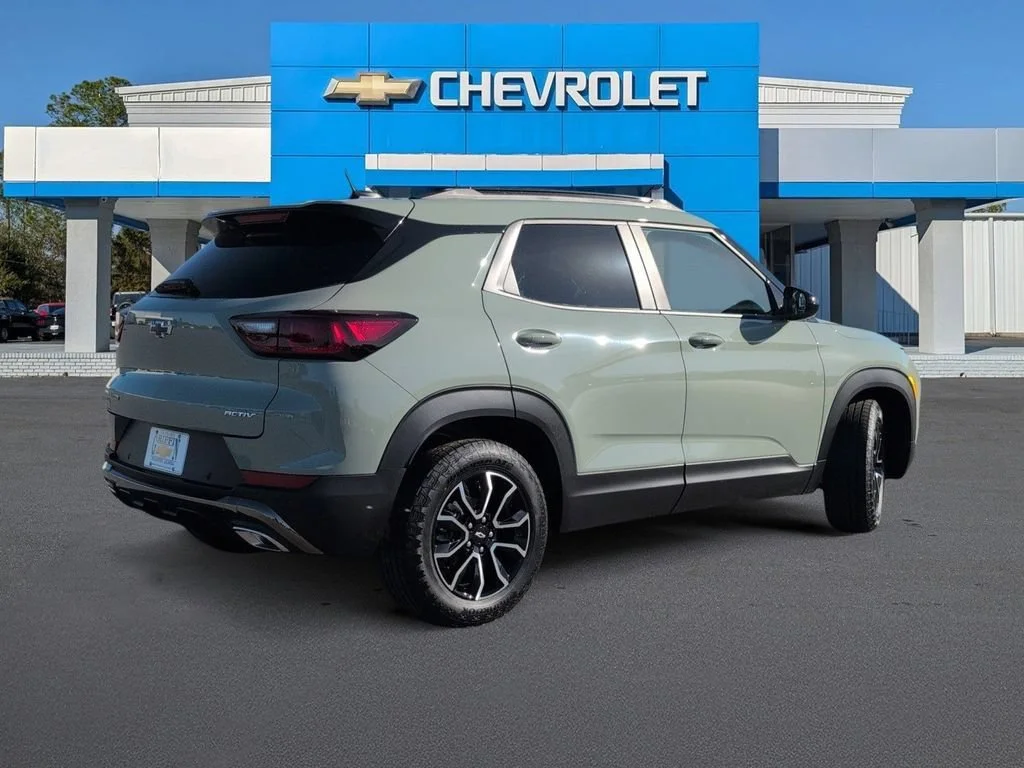 New 2026 Cacti Green Chevrolet ACTIV image 3