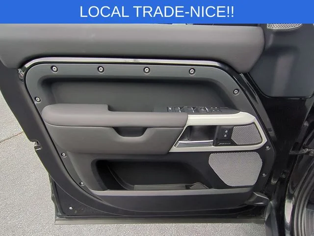 Used 2024  Land Rover S image 12