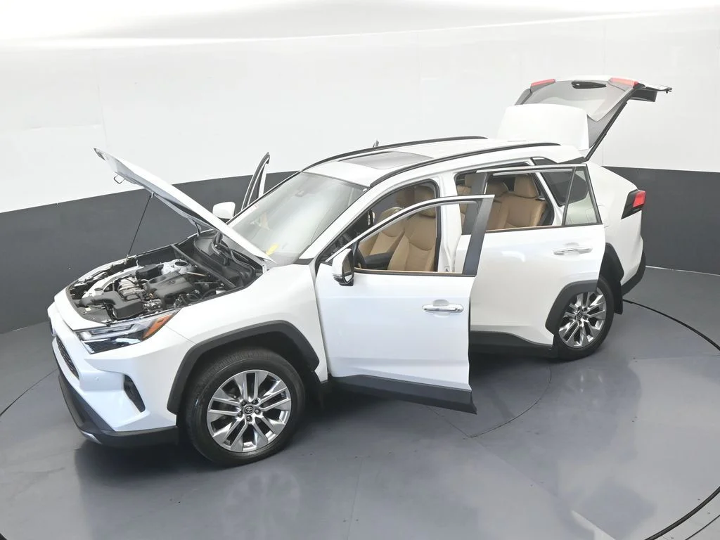 Used 2023 Ice Cap Toyota Limited image 62