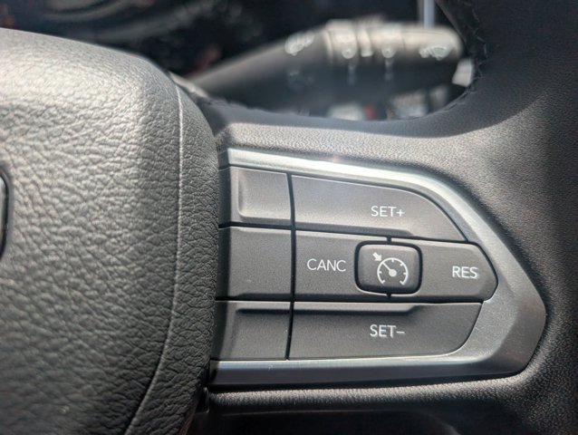 New 2026 Diamond Black Crystal Pearl-Coat Exterior Paint Jeep Latitude Altitude image 22