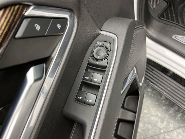 Used 2024 Summit White GMC Elevation image 10