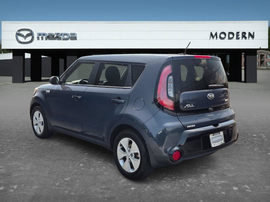 Used 2016 Fathom Blue Kia + image 3