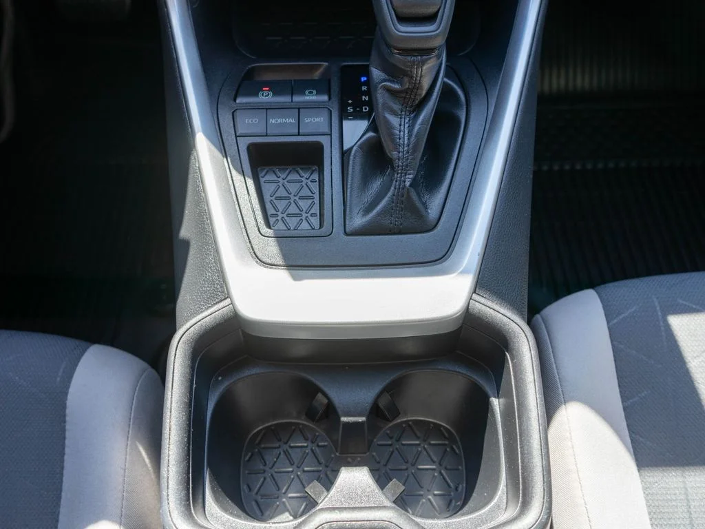 Used 2019 Silver Toyota XLE image 25