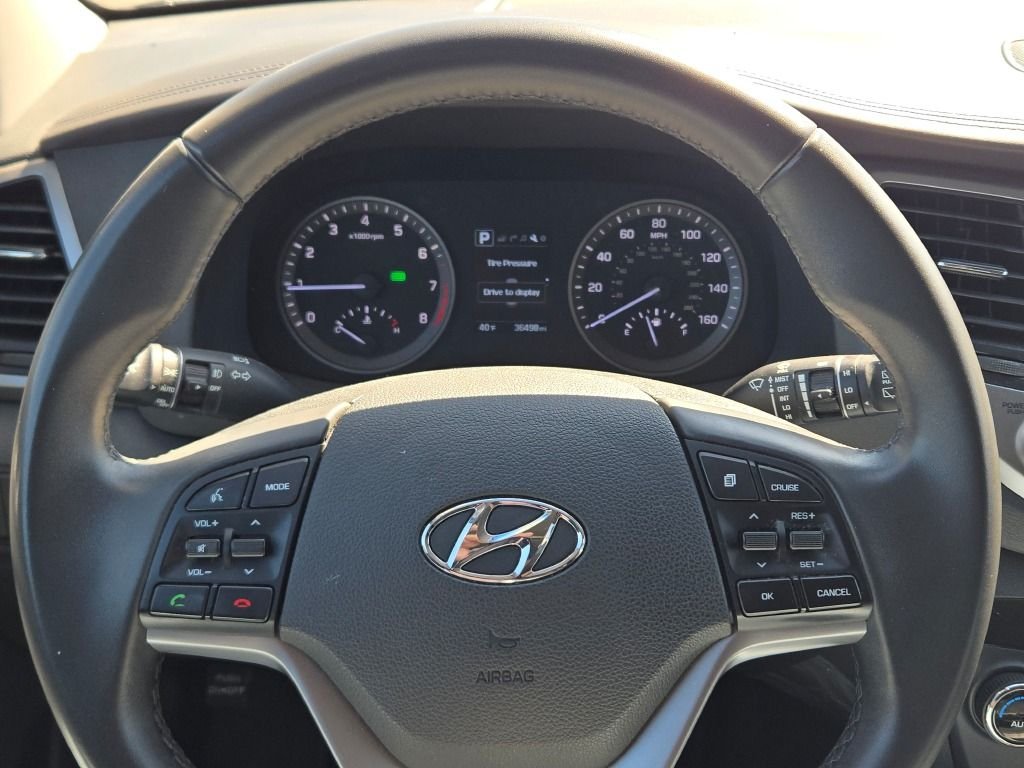 Used 2017 Black Hyundai SE Plus image 31