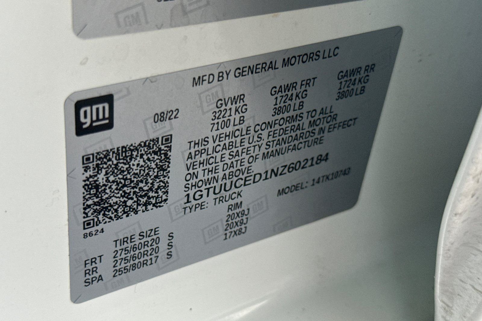 Used 2022 White GMC Elevation image 26