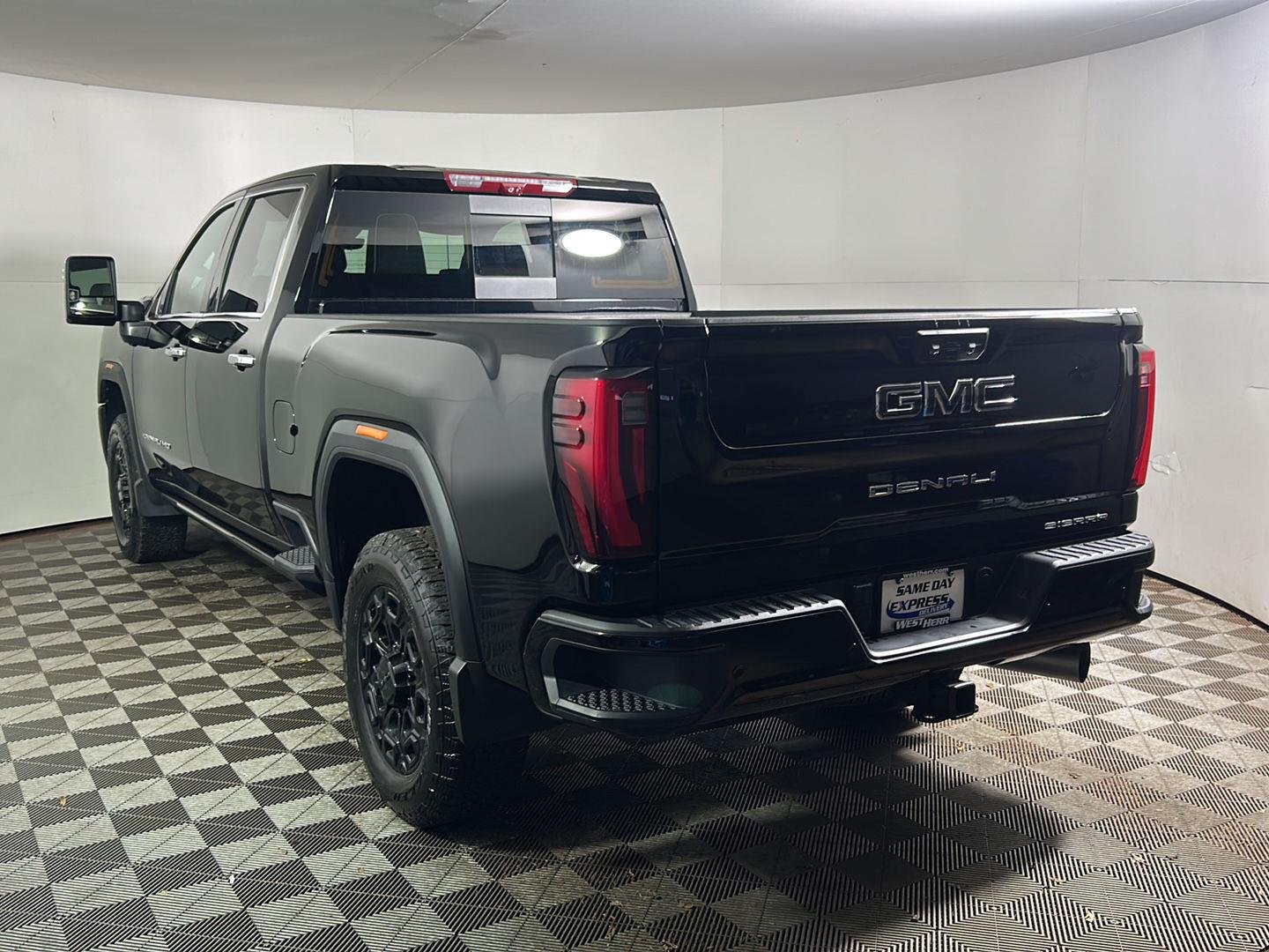 Used 2026 Onyx Black GMC Denali Ultimate image 10