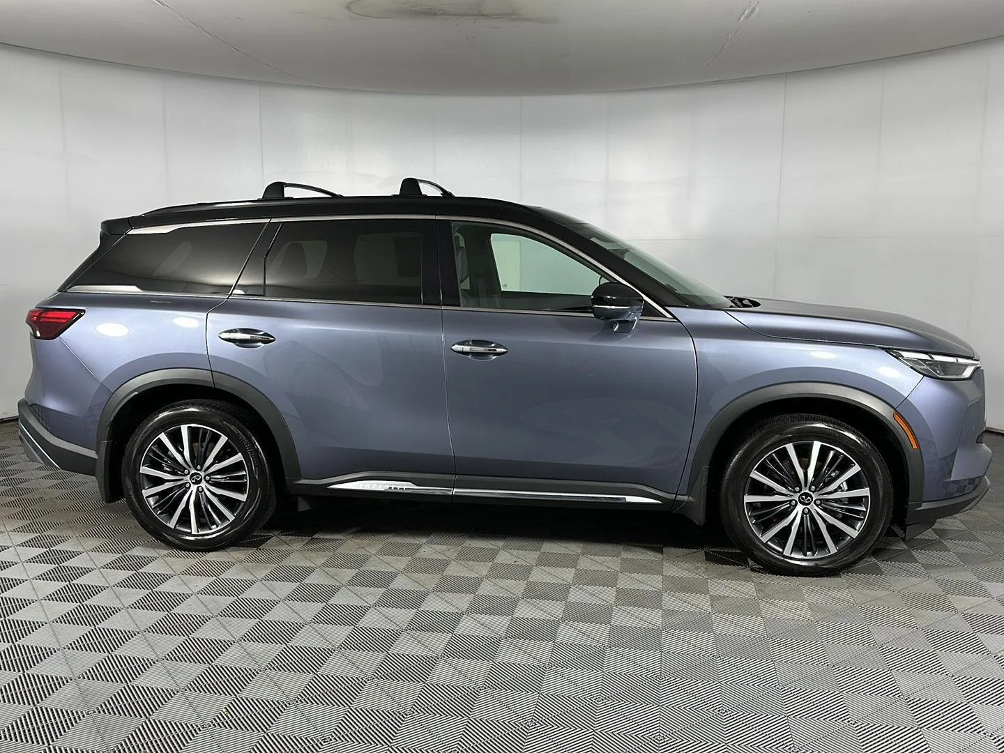 Used 2024 Moonbow Blue/Black Obsidian INFINITI AUTOGRAPH image 33