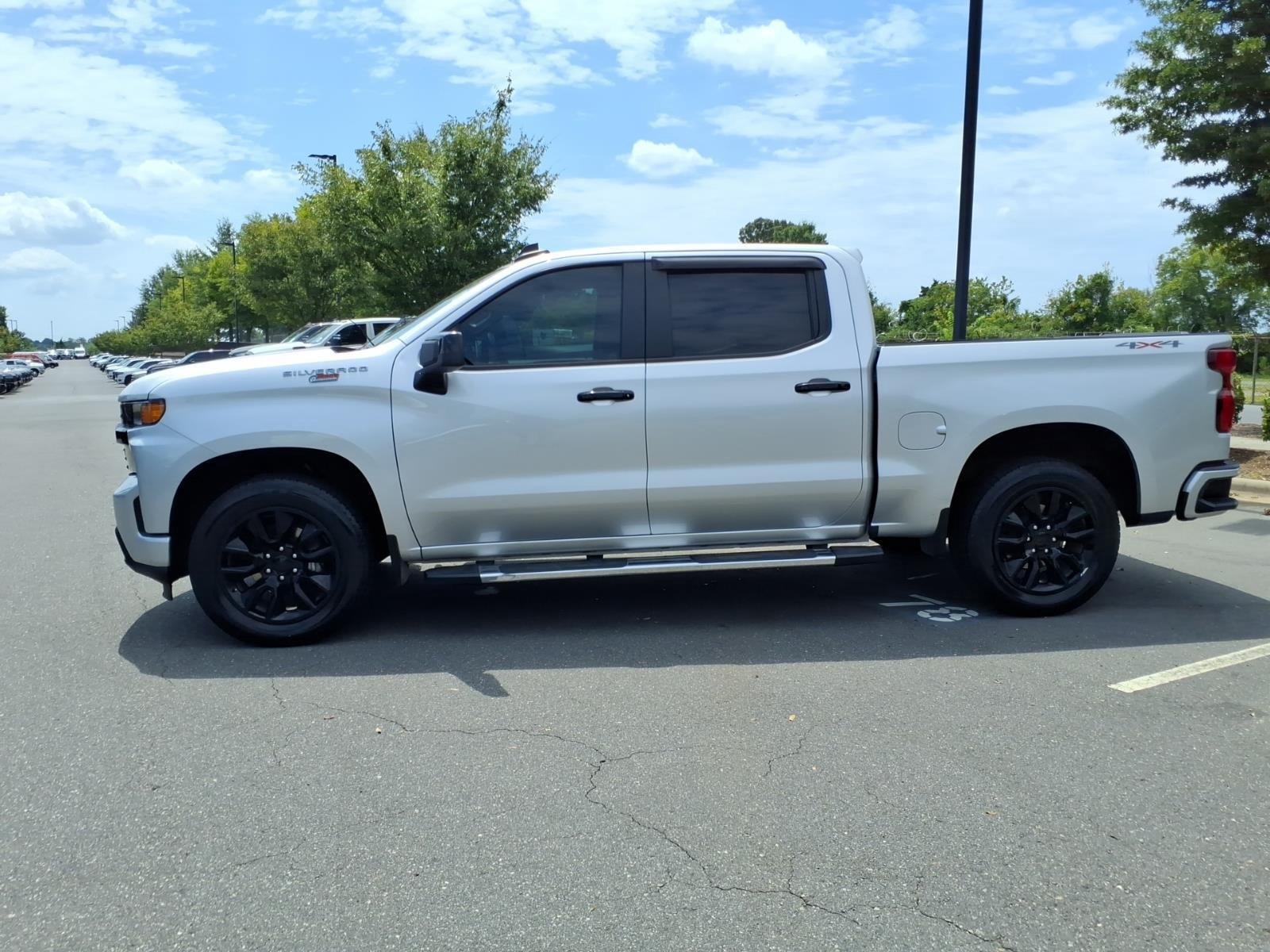 Used 2021 Silver Ice Metallic Chevrolet Custom image 3