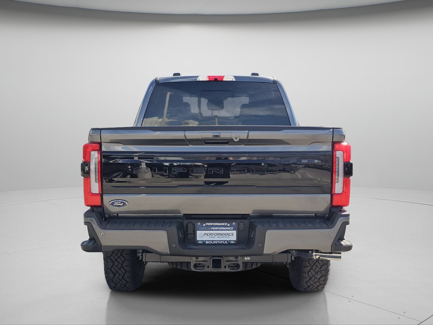New 2026 Carbonized Gray Metallic Ford Platinum image 27