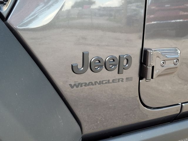 New 2025 Granite Crystal Metallic Clear-Coat Exterior Paint Jeep Willys image 9