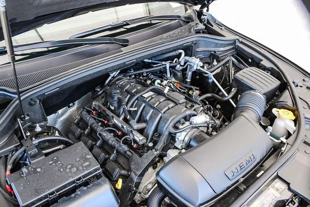 New 2026 Diamond Black Clear-Coat Exterior Paint Dodge GT HEMI V8 image 30