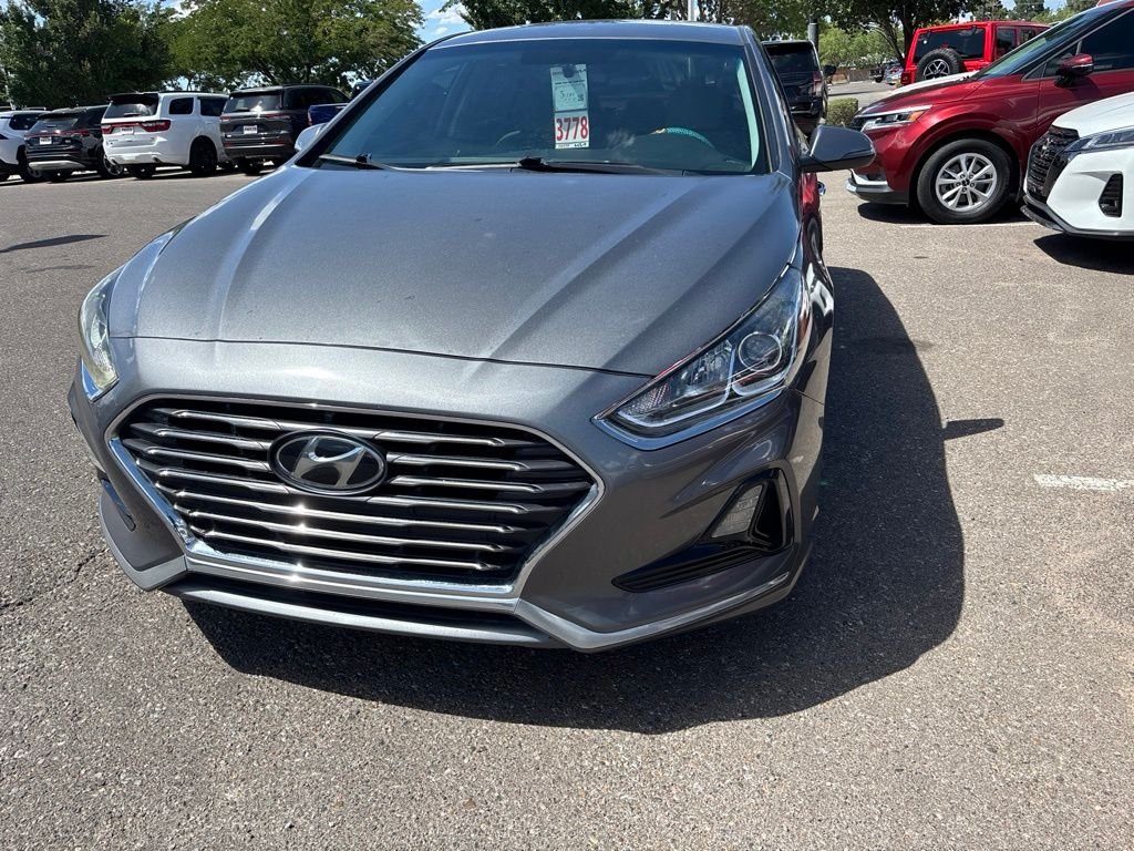 Used 2018 Gray Hyundai SEL image 3