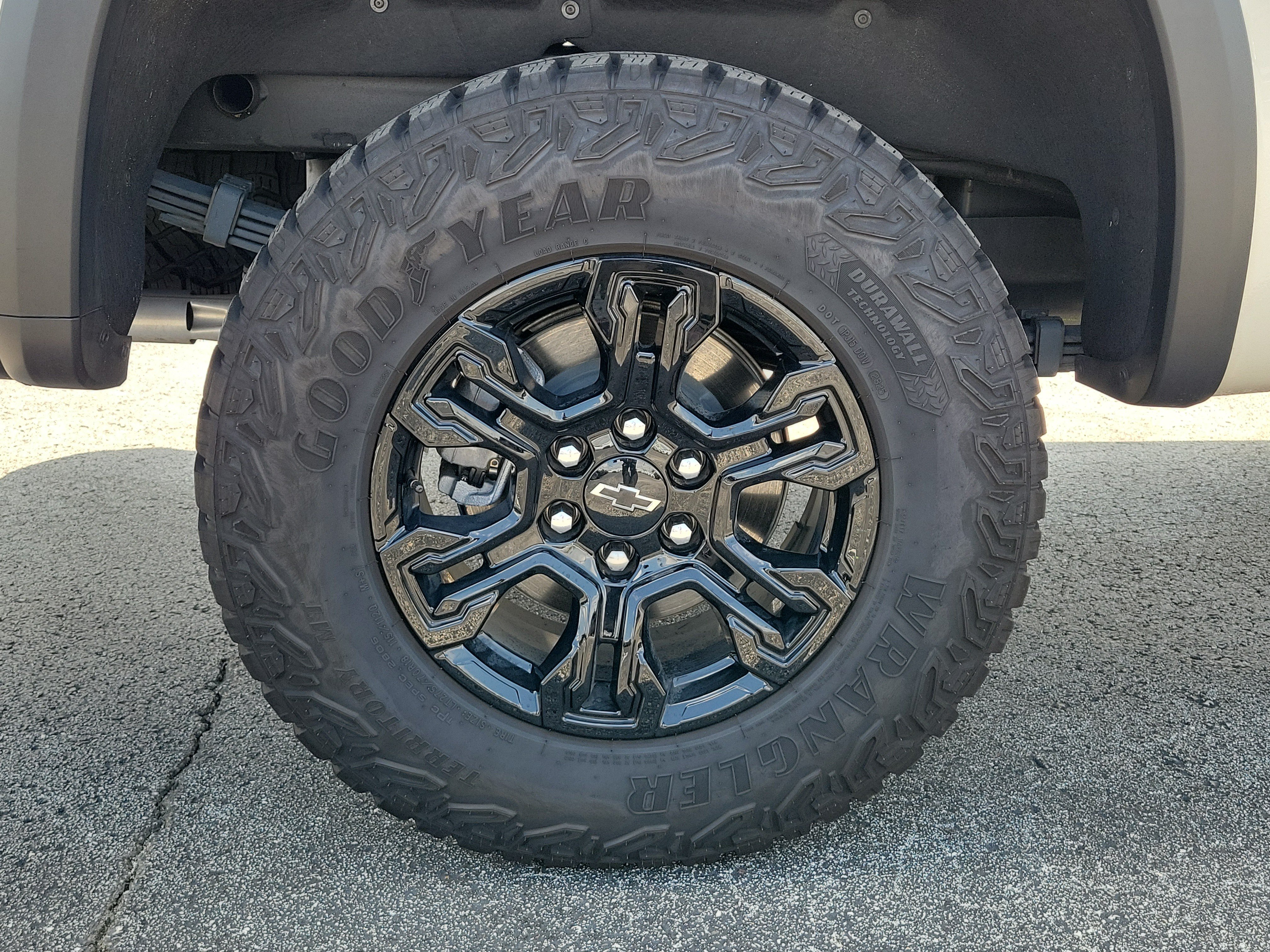 Used 2026 White Sands Chevrolet ZR2 image 9