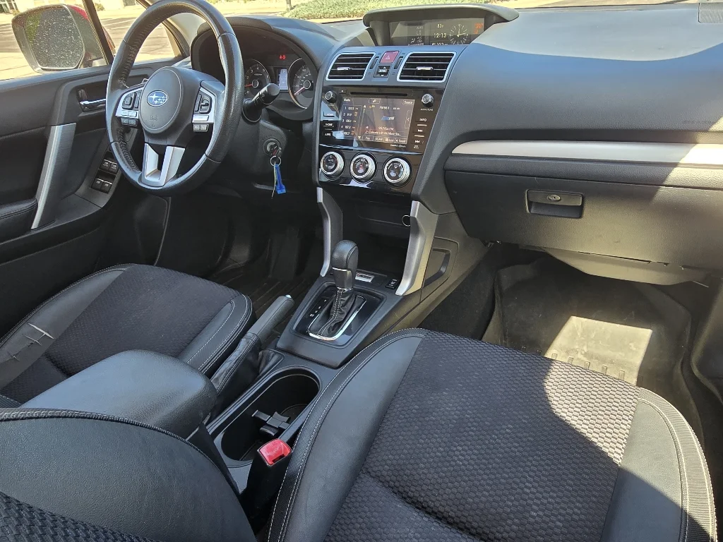 Used 2018 Venetian Red Pearl Subaru Premium image 26