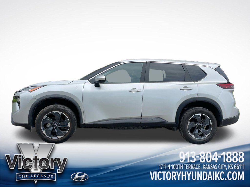 Used 2024 Silver Nissan SV image 2
