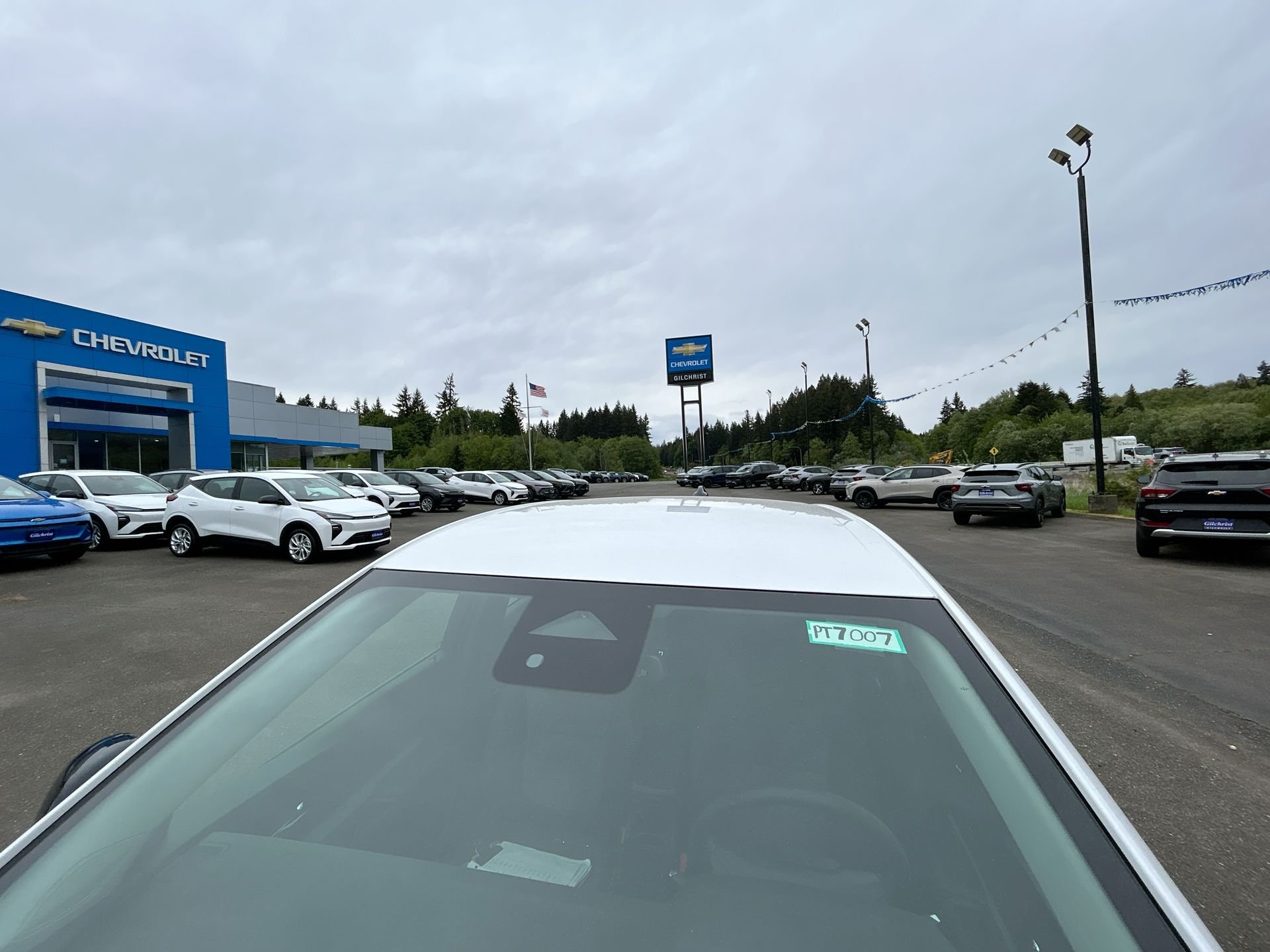 New 2027 Summit White Chevrolet LT image 20