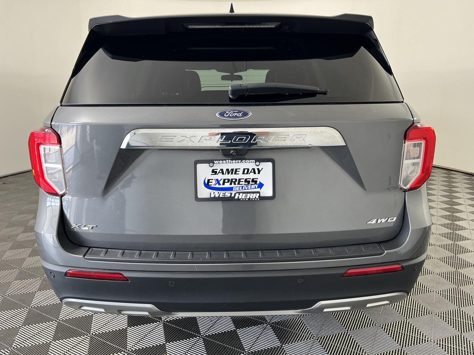 Used 2023 Carbonized Gray Ford XLT image 4