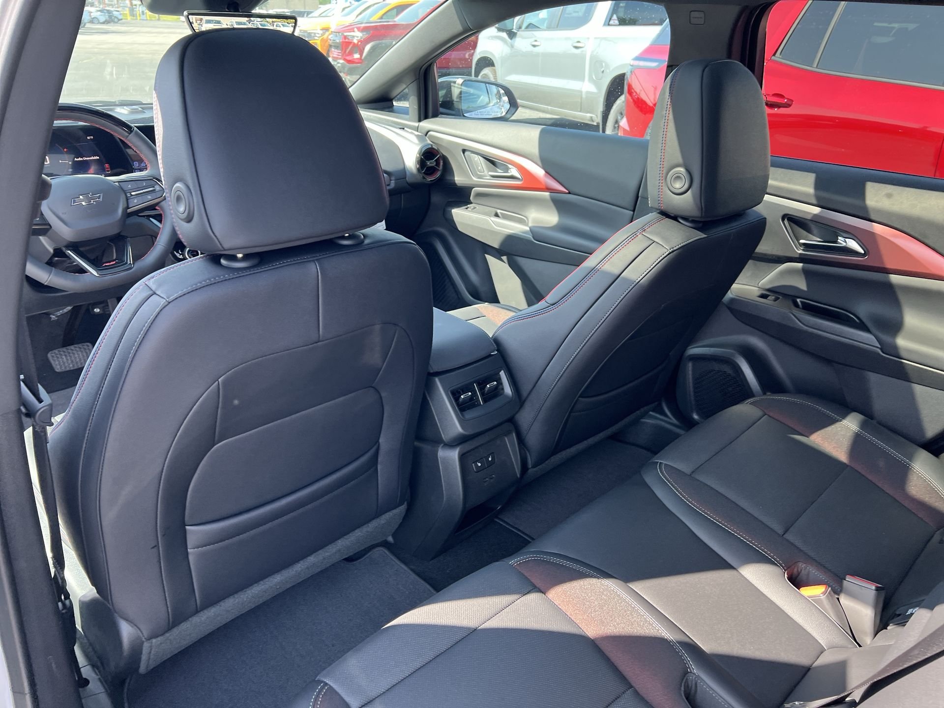 2025 Chevrolet Equinox EV RS - Photo 10