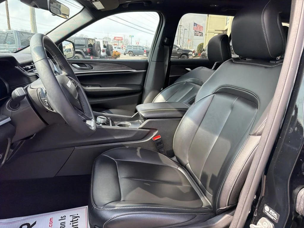 Used 2025 Black Jeep Limited image 25