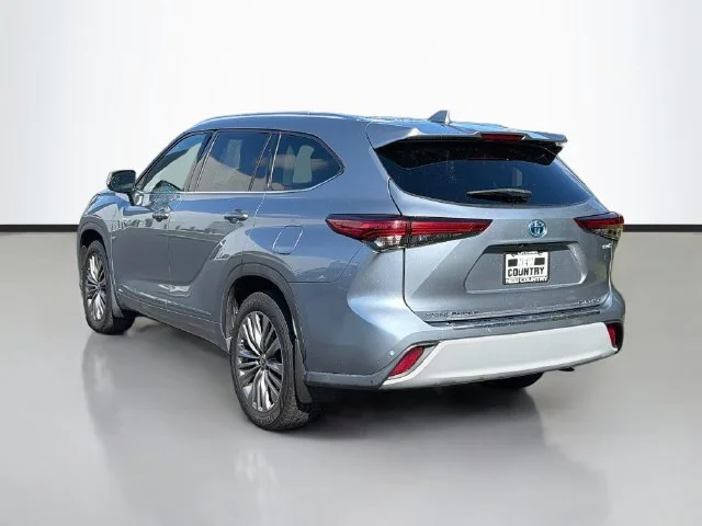 Used 2020  Toyota Platinum image 5