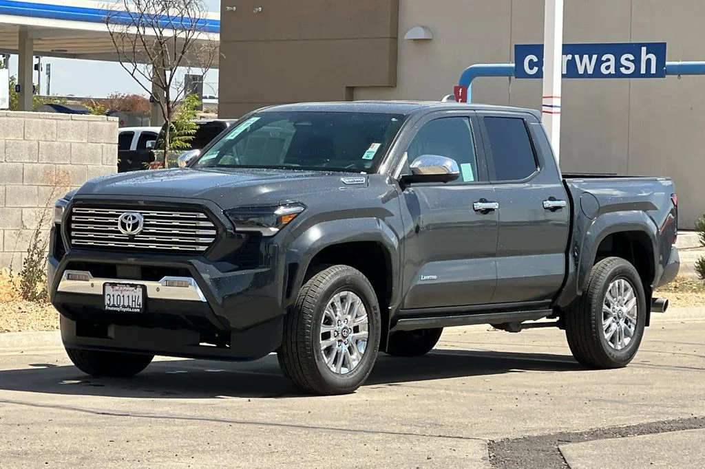 Certified Used 2025  Toyota Limited image 10