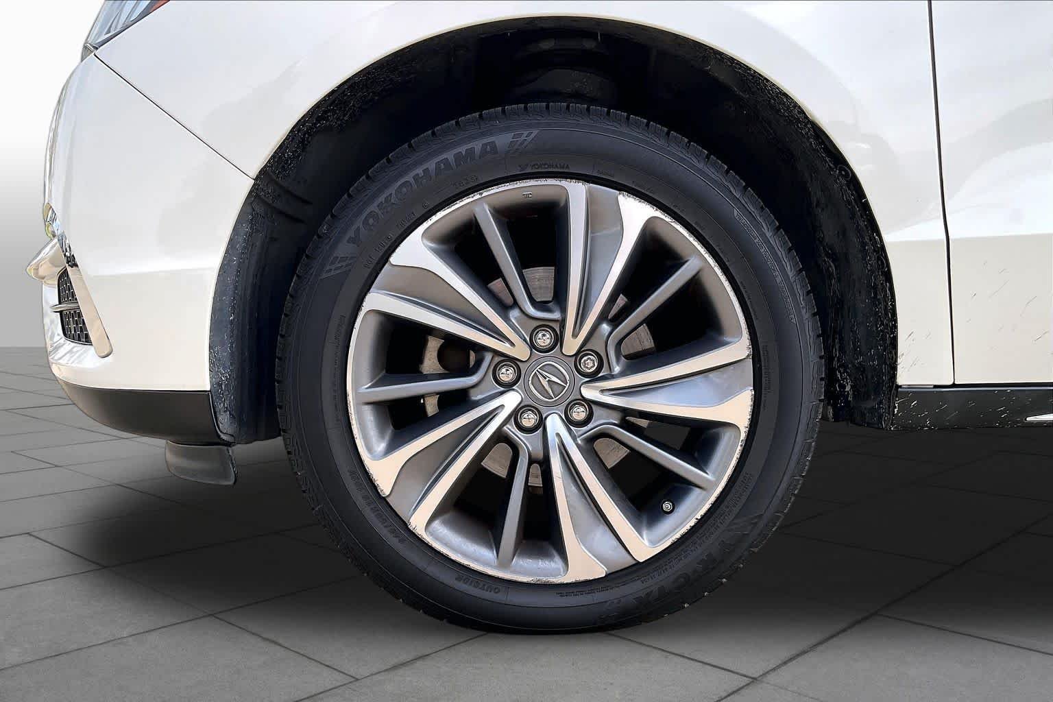 Used 2017 White Diamond Pearl Acura w/Technology Pkg image 9