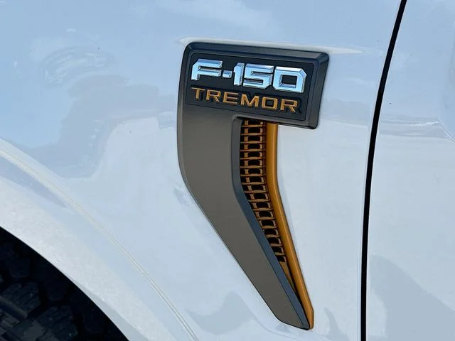 New 2025 Oxford White Ford Tremor image 19