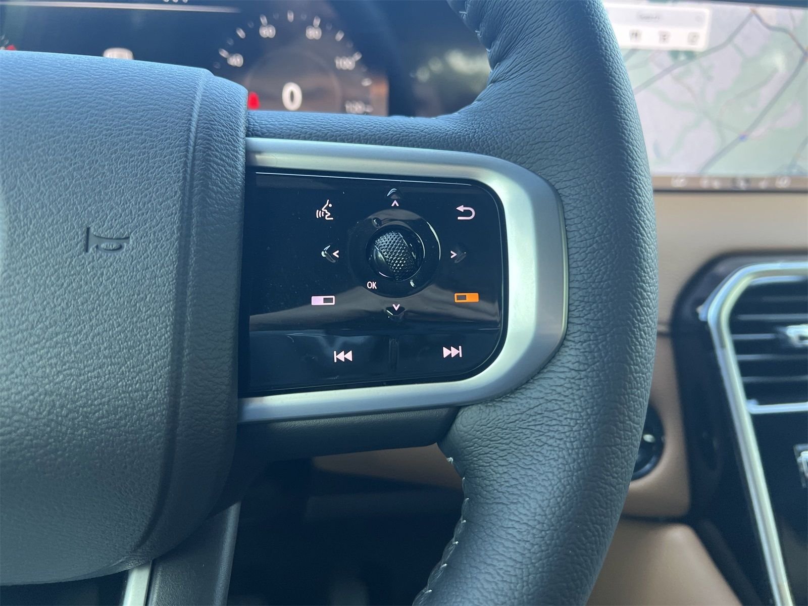 2025 Nissan Armada SL - Photo 11
