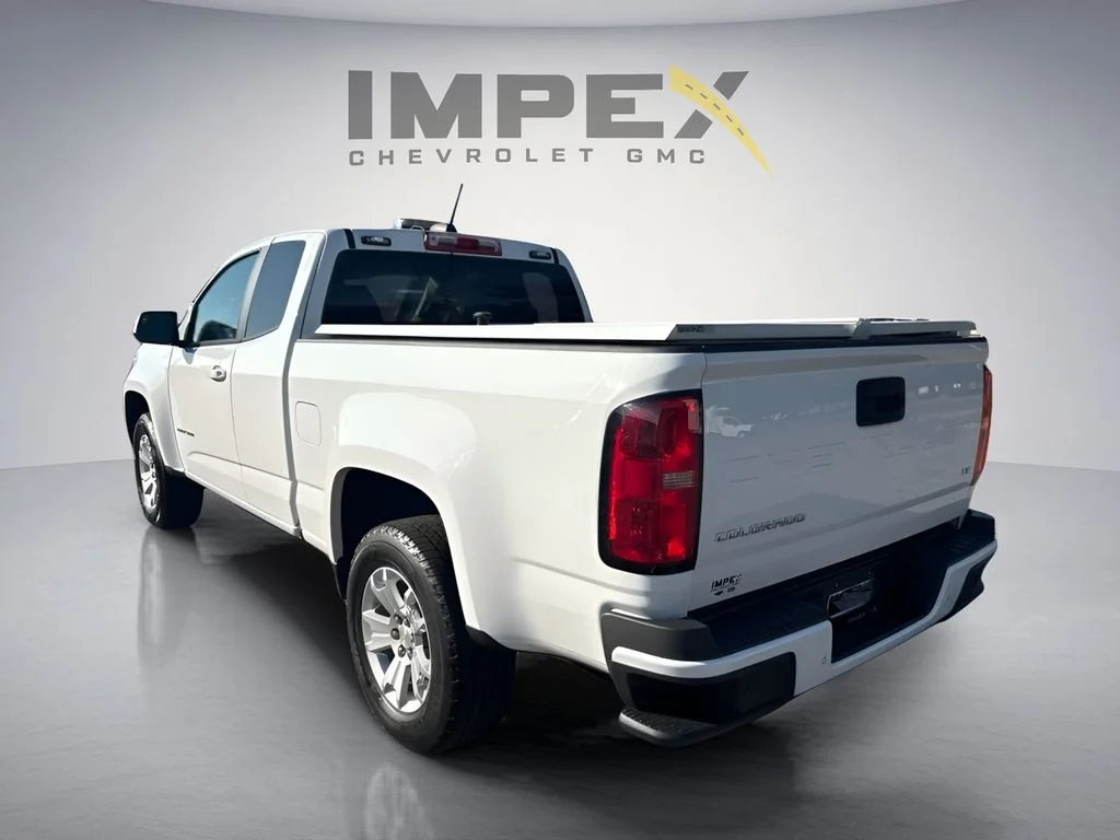 Used 2022 White Chevrolet LT image 3