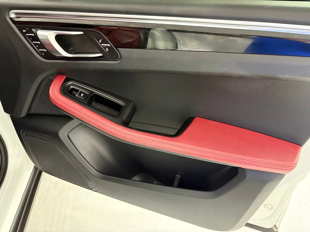 Used 2018 White Porsche Base image 49
