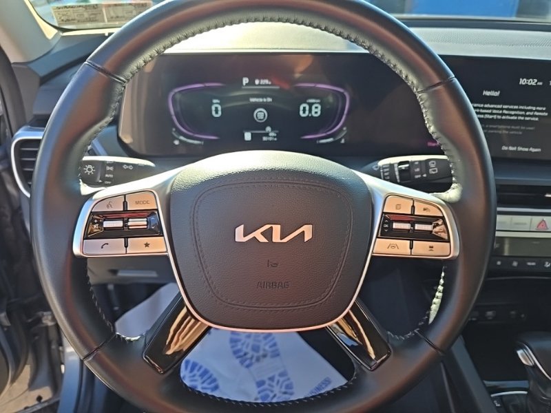 Used 2024 Silver Kia S image 11
