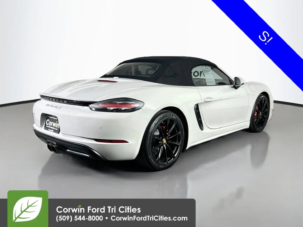Used 2019  Porsche  image 14
