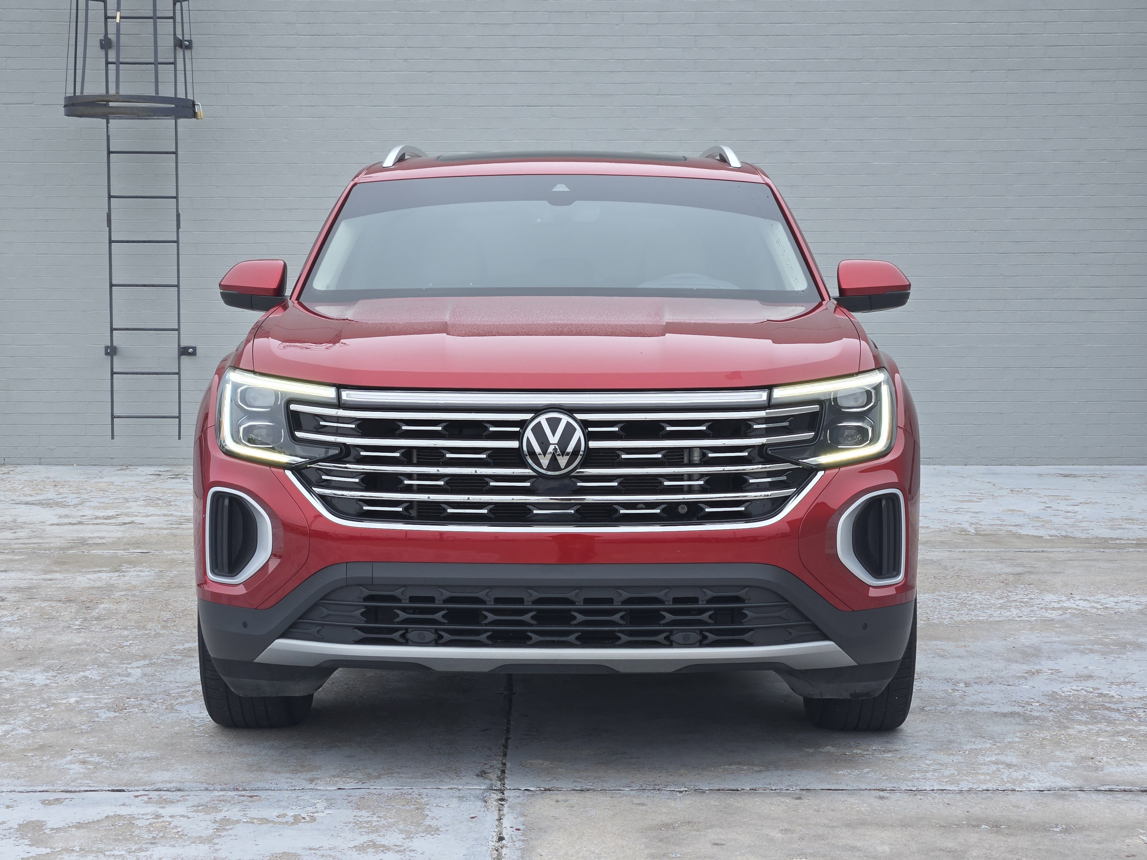 Used 2024 Aurora Red Metallic Volkswagen 2.0T SEL image 3