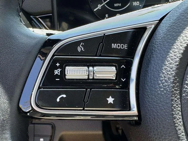 Used 2024 Clear White/Black Roof Kia S image 29