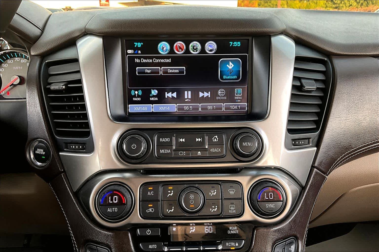 Used 2019 Iridescent Pearl Tricoat Chevrolet Premier image 34