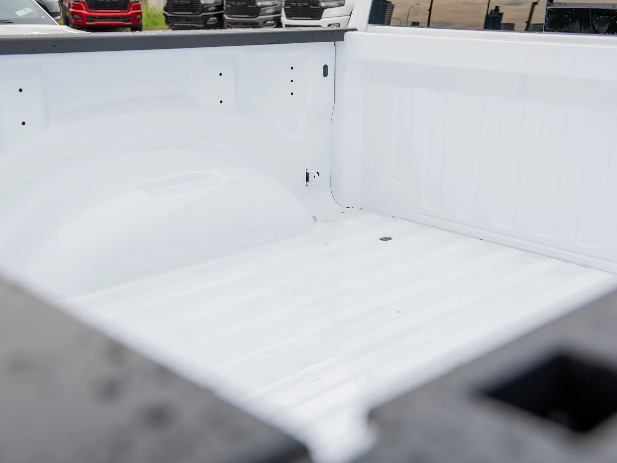 New 2026 White RAM Sport* Crew Cab 4x4, Panoramic Sunroof, 3.92 Rear Axle, Heated Seats/Wheel image 6