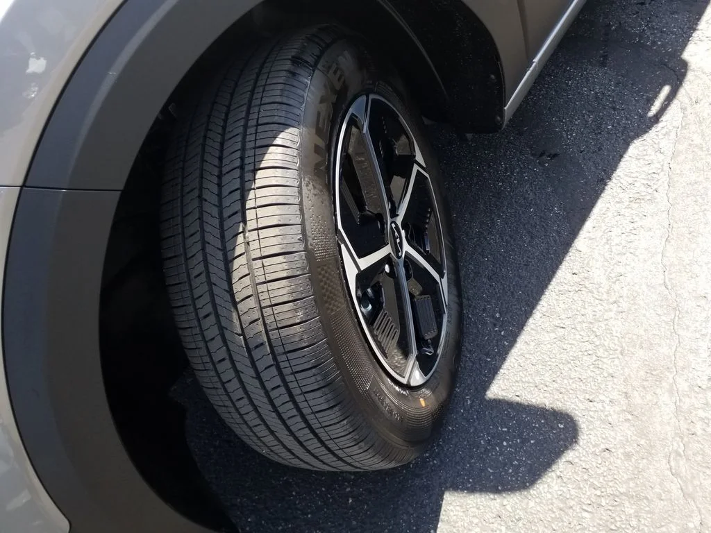 2025 Kia Niro EX - Photo 8