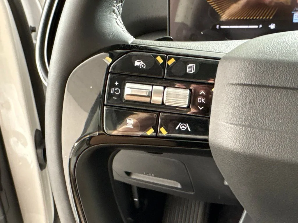 New 2026 Snow White Pearl Kia EX image 32
