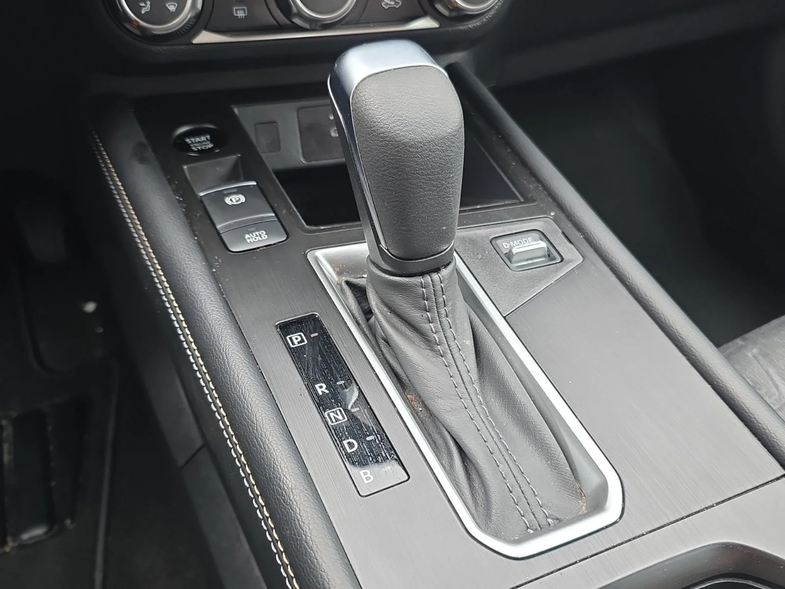 Used 2025 Gray Nissan SV image 23